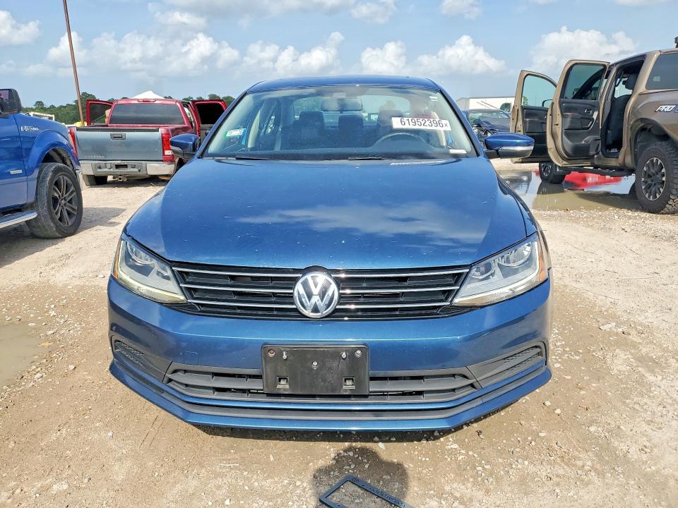 Photo 5 from auction – 2017 VOLKSWAGEN JETTA with VIN 3VWDB7AJ4HM394345