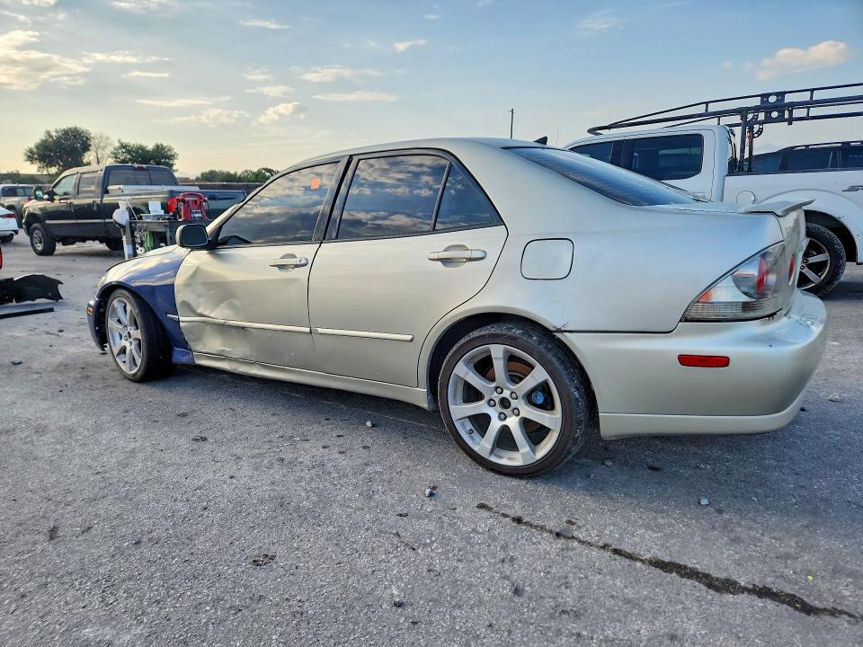 Photo 2 from auction – 2002 LEXUS IS with VIN JTHBD192620049048