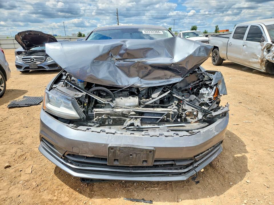 Photo 5 from auction – 2017 VOLKSWAGEN JETTA with VIN 3VWDB7AJXHM221266