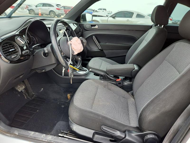 Photo 7 from auction – 2017 VOLKSWAGEN BEETLE with VIN 3VWF17ATXHM610700