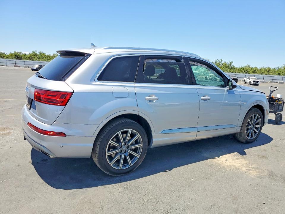 Photo 3 from auction – 2019 AUDI Q7 with VIN WA1LAAF71KD012037
