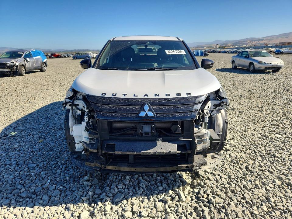 Photo 5 from auction – 2022 MITSUBISHI OUTLANDER with VIN JA4J3UA83NZ092841
