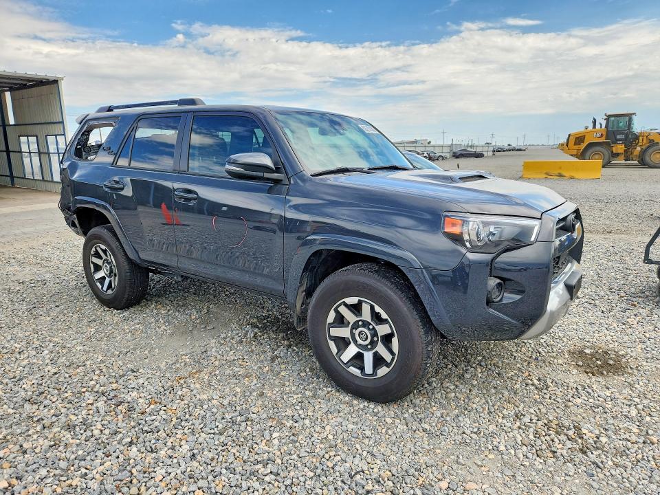 Photo 4 from auction – 2024 TOYOTA 4RUNNER with VIN JTERU5JR0R6247210