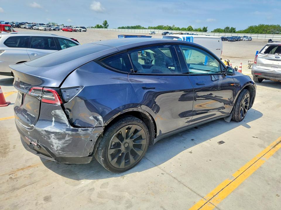 Photo 3 from auction – 2022 TESLA MODEL Y with VIN 7SAYGDEE2NF368234