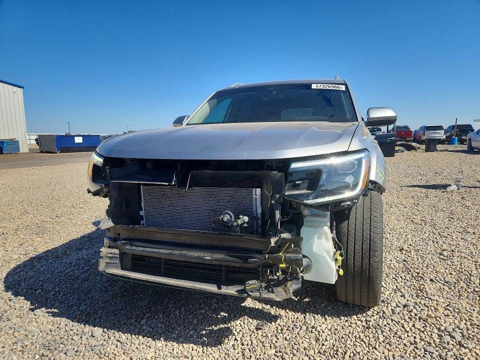 Photo 5 from auction – 2024 VOLKSWAGEN ATLAS with VIN 1V2FR2CA4RC520759