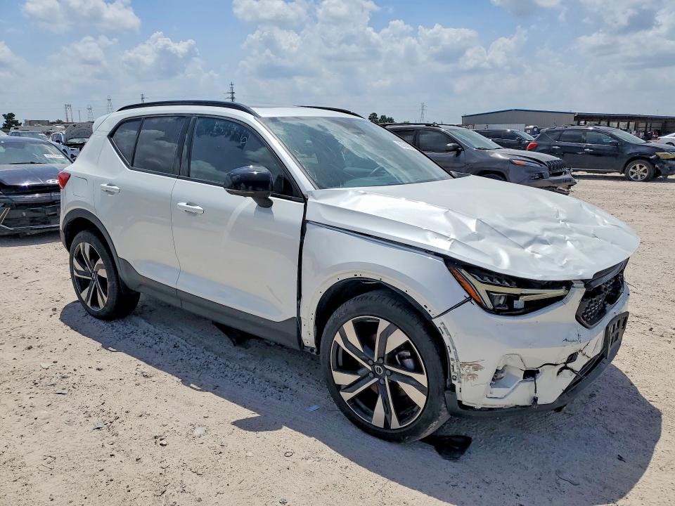 Photo 4 from auction – 2023 VOLVO XC40 with VIN YV4L12UX2P2977293