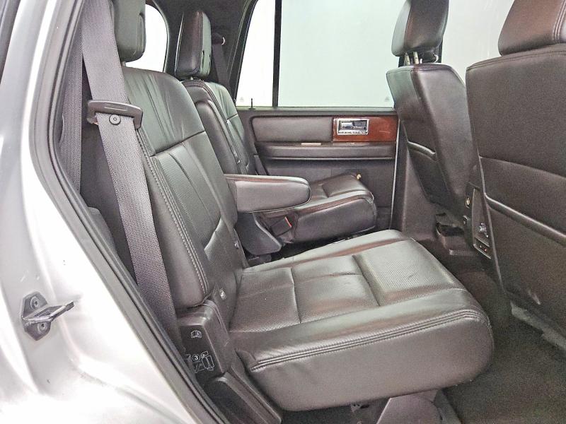 Photo 11 from auction – 2013 LINCOLN NAVIGATOR with VIN 5LMJJ2J53DEL06036