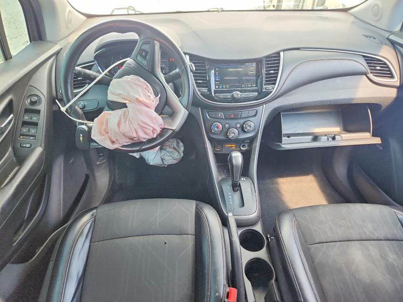 Photo 8 from auction – 2018 CHEVROLET TRAX with VIN 3GNCJPSB3JL415553