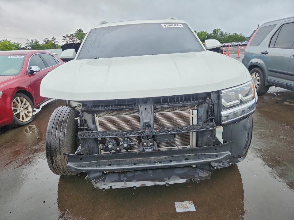 Photo 5 from auction – 2018 VOLKSWAGEN ATLAS with VIN 1V2RR2CA7JC566944