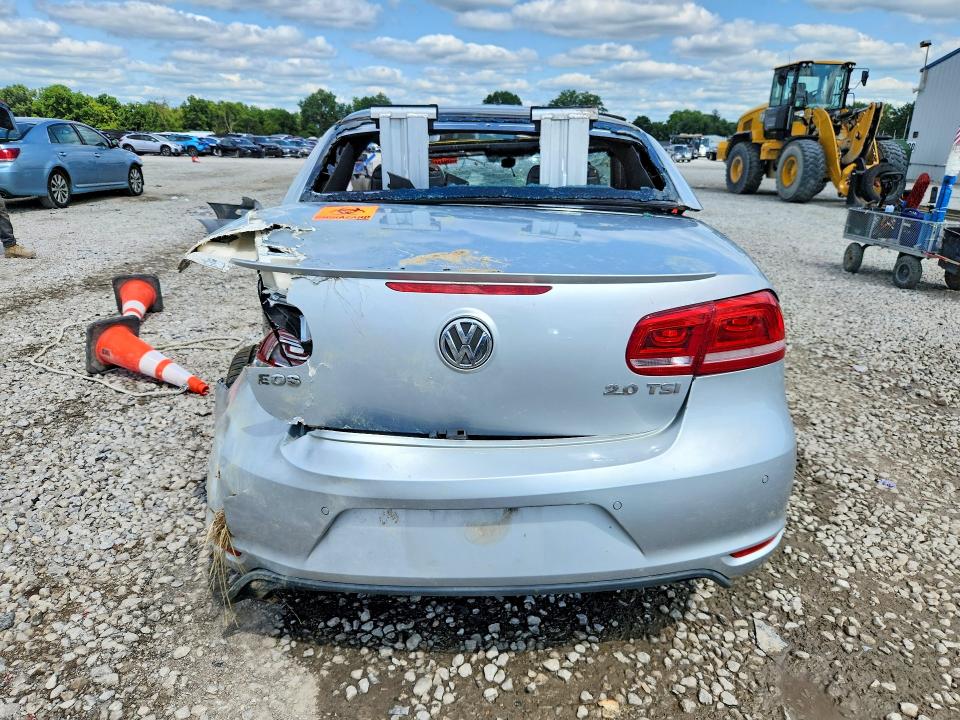 Photo 6 from auction – 2013 VOLKSWAGEN EOS with VIN WVWFW8AH3DV004869