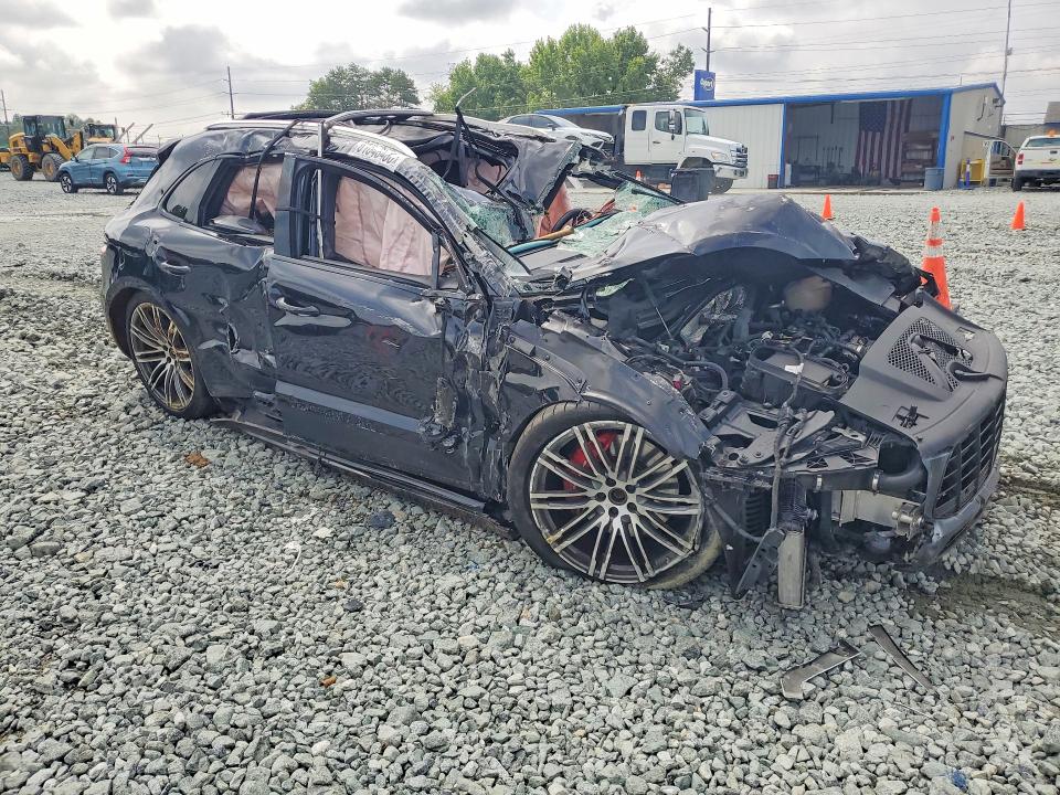 Photo 4 from auction – 2018 PORSCHE MACAN with VIN WP1AG2A52JLB60403