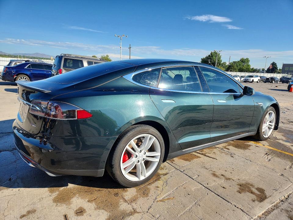 Photo 3 from auction – 2014 TESLA MODEL S with VIN 5YJSA1H16EFP32943