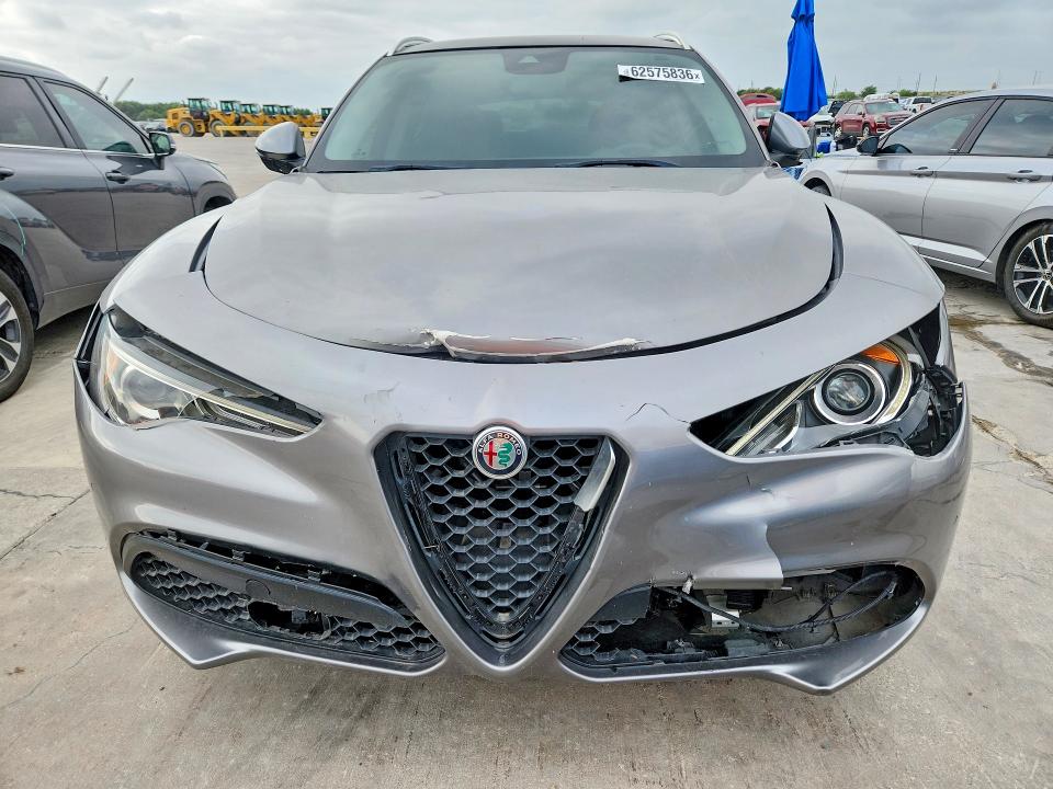 صورة رقم 5 من المزاد - 2018 ALFA ROMEO STELVIO مع VIN ZASFAKBN0J7B97991
