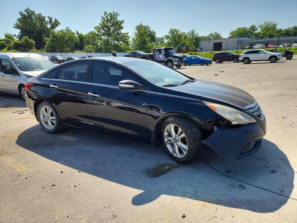 Photo 4 from auction – 2011 HYUNDAI SONATA with VIN 5NPEC4AC5BH145795