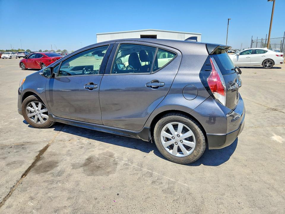 Photo 2 from auction – 2017 TOYOTA PRIUS C with VIN JTDKDTB35H1597822