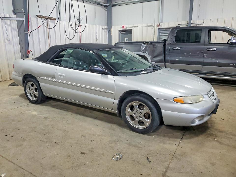 Photo 4 from auction – 2000 CHRYSLER SEBRING with VIN 3C3EL55H9YT223195