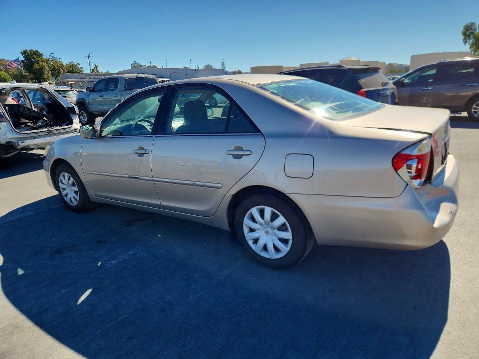 Photo 2 from auction – 2005 TOYOTA CAMRY with VIN 4T1BE32K95U013142