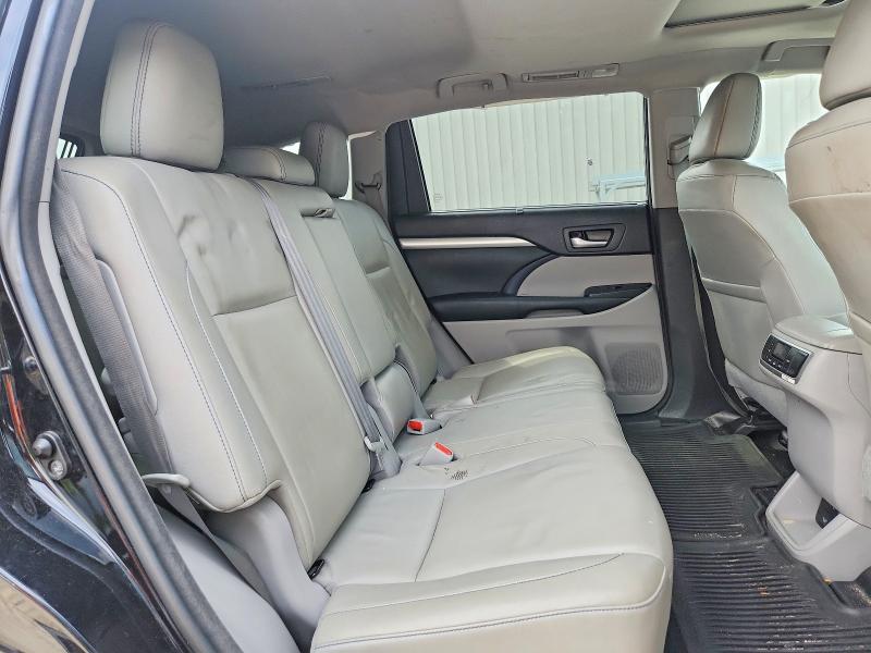 Photo 11 from auction – 2017 TOYOTA HIGHLANDER with VIN 5TDJZRFH9HS460911