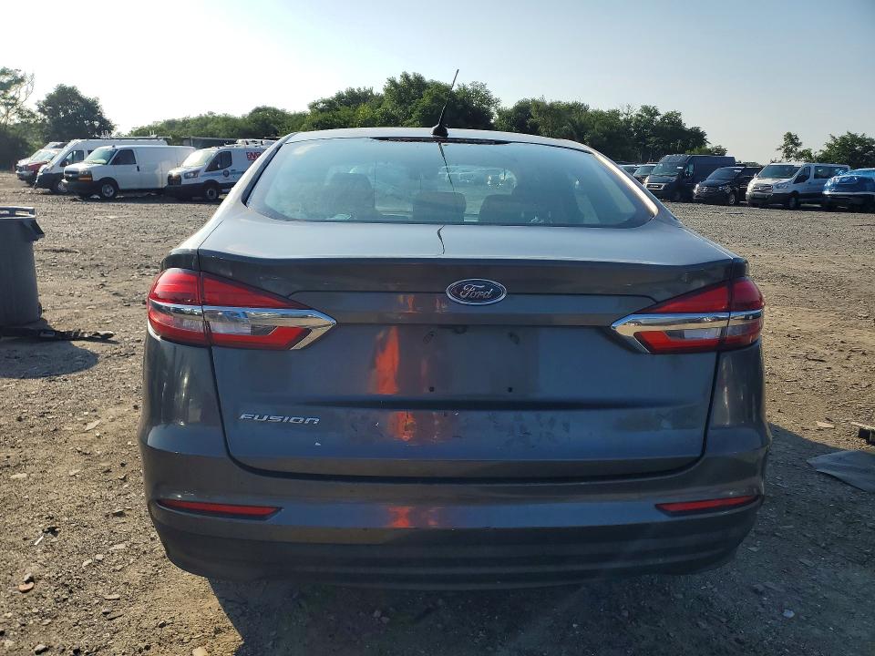 Photo 6 from auction – 2019 FORD FUSION with VIN 3FA6P0G75KR102511