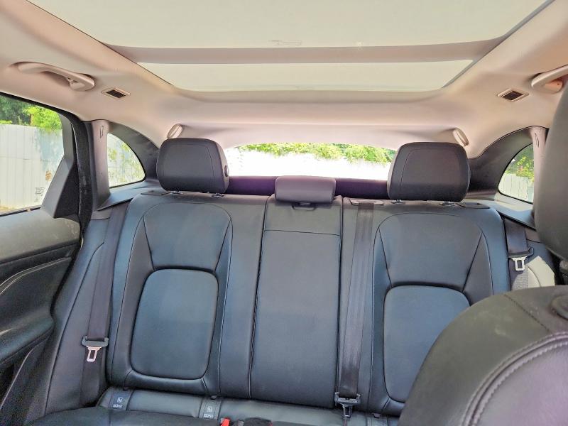 Photo 10 from auction – 2017 JAGUAR F-PACE with VIN SADCS2BV3HA062837
