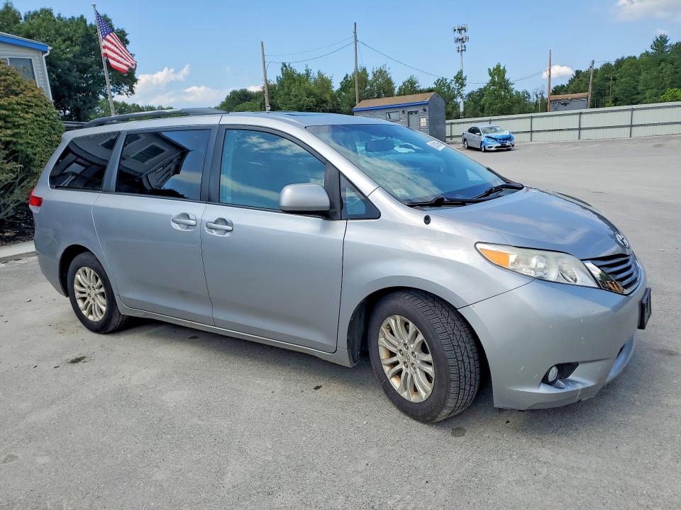 Zdjęcie 4 z aukcji – 2011 TOYOTA SIENNA z VIN 5TDYK3DC5BS007562