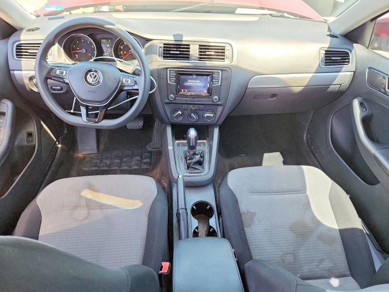 Zdjęcie 8 z aukcji – 2017 VOLKSWAGEN JETTA z VIN 3VW2B7AJ5HM396743