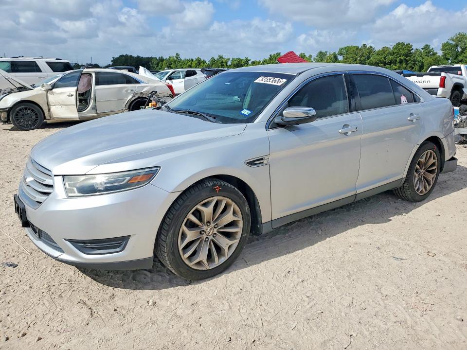 FORD TAURUS 2015 with VIN 1FAHP2F82FG110870 - Photo from auction