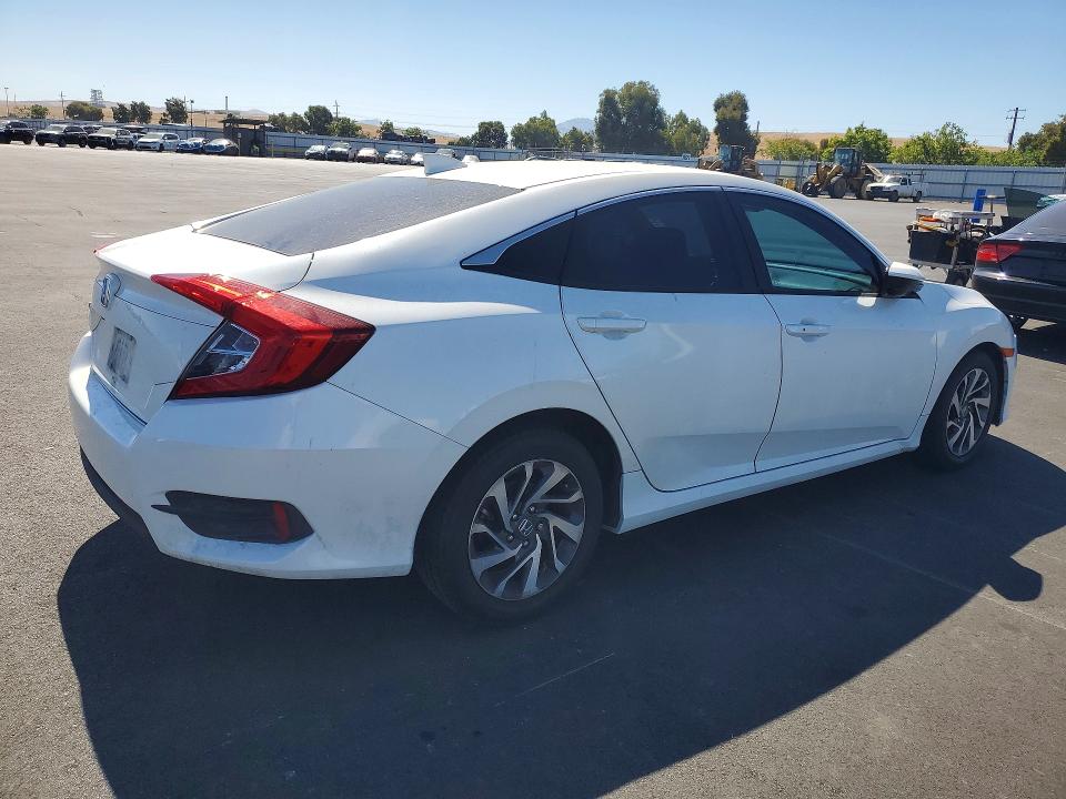 Photo 3 from auction – 2017 HONDA CIVIC with VIN 19XFC2F87HE224007
