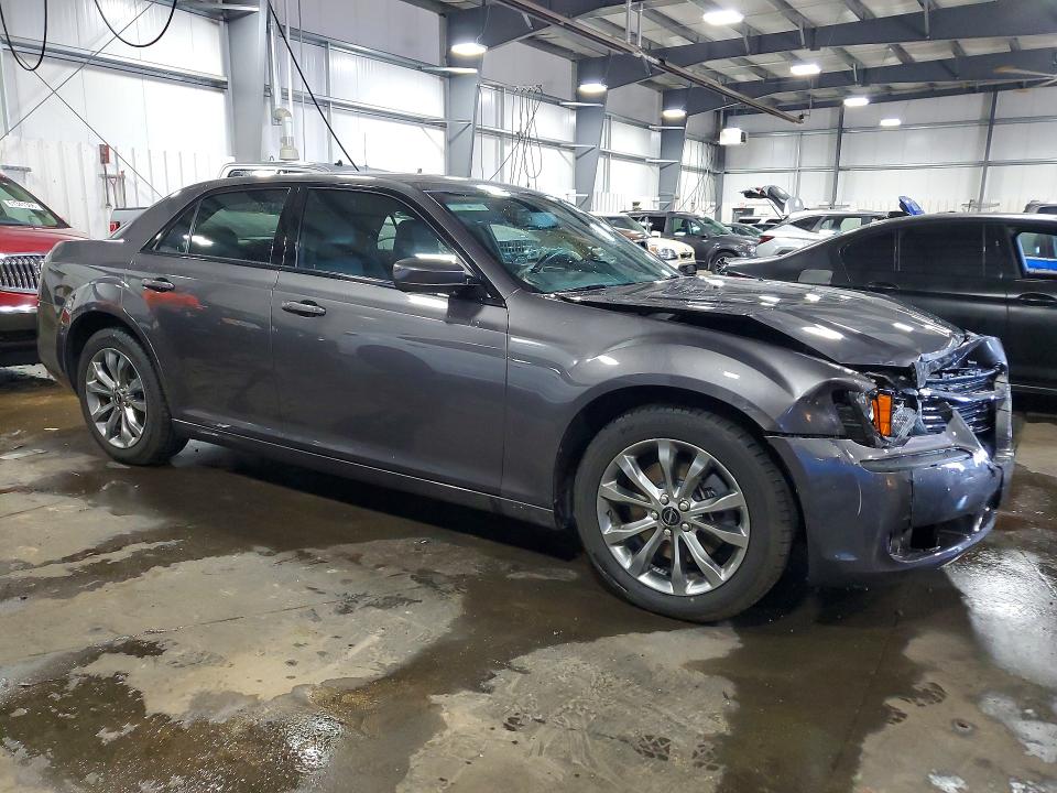 Photo 4 from auction – 2014 CHRYSLER 300 with VIN 2C3CCAGG1EH383547