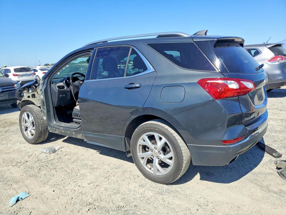 Photo 2 from auction – 2018 CHEVROLET EQUINOX with VIN 2GNAXTEX5J6336931