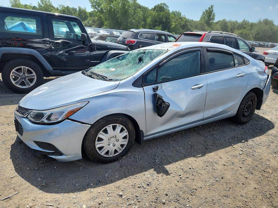 CHEVROLET CRUZE 2017 with VIN 1G1BC5SM5H7144331 - Photo from auction