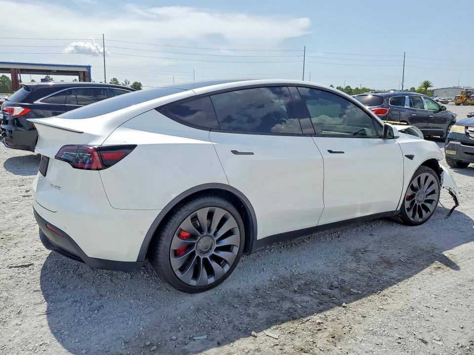 Photo 3 from auction – 2022 TESLA MODEL Y with VIN 7SAYGDEF2NF324386