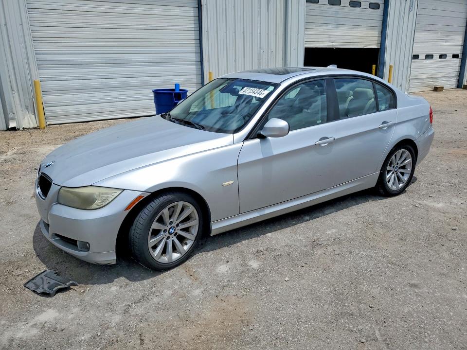 BMW 328 2011 with VIN WBAPH7C50BE683232 - Photo from auction