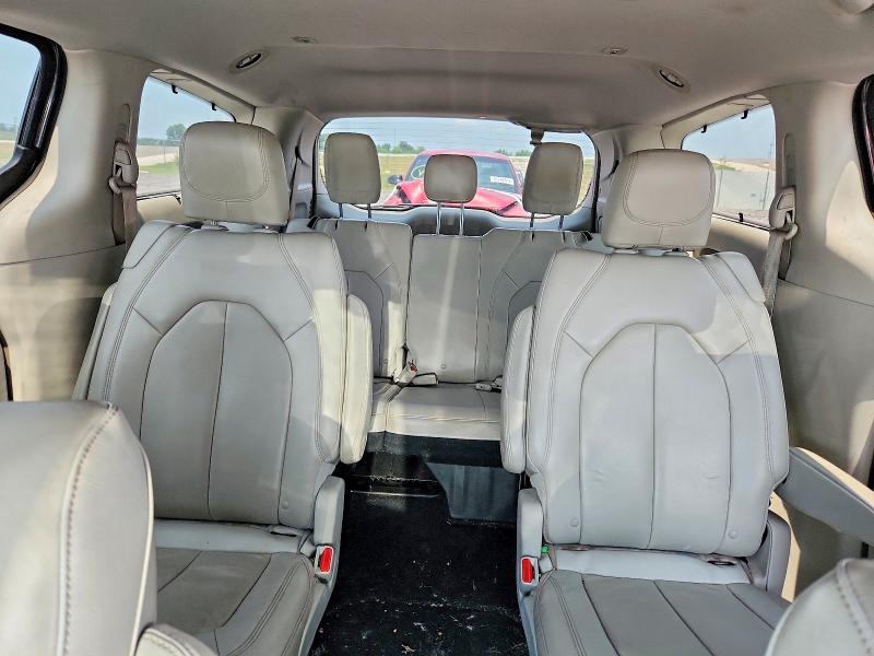 Photo 10 from auction – 2017 CHRYSLER PACIFICA with VIN 2C4RC1BG6HR771840