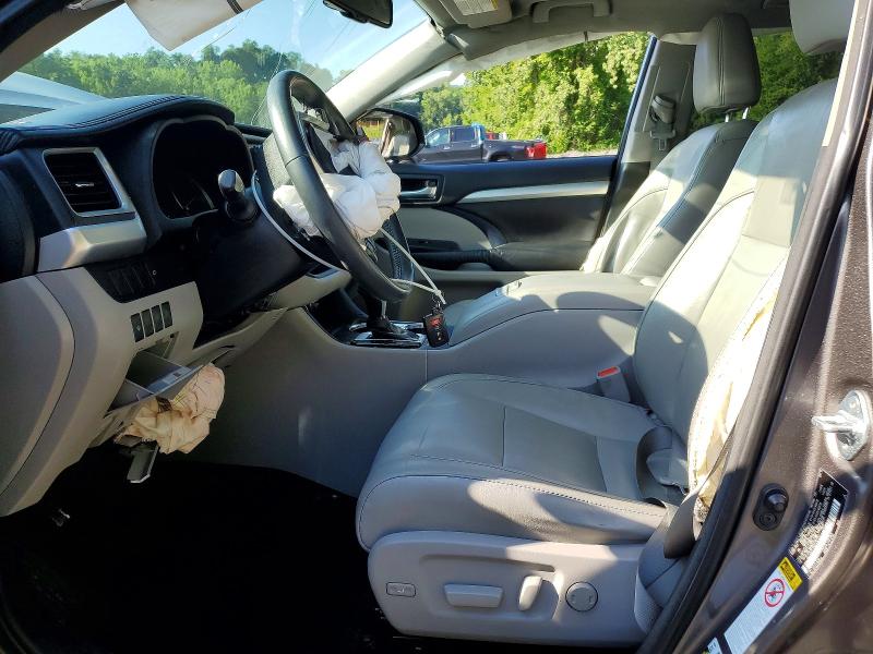 Photo 7 from auction – 2016 TOYOTA HIGHLANDER with VIN 5TDJKRFH5GS283261