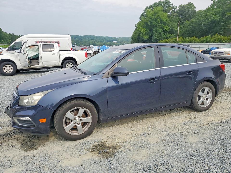 CHEVROLET CRUZE 2015 with VIN 1G1PC5SB2F7225210 - Photo from auction
