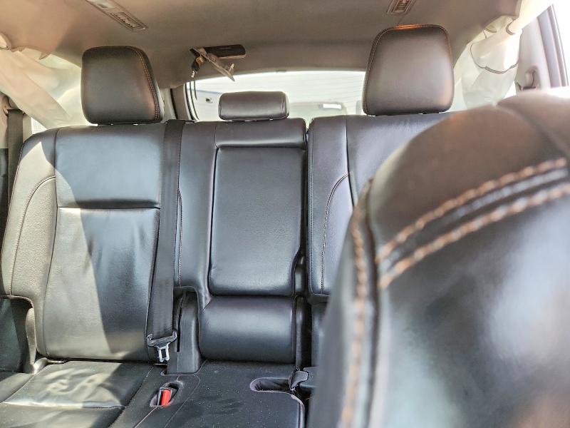 Photo 10 from auction – 2019 TOYOTA HIGHLANDER with VIN 5TDJGRFH0KS052570