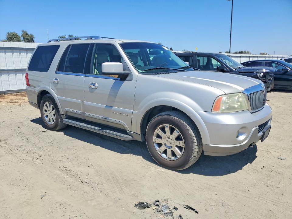 Photo 4 from auction – 2003 LINCOLN NAVIGATOR with VIN 5LMFU28R63LJ00662
