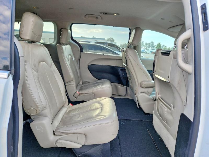 Photo 11 from auction – 2018 CHRYSLER PACIFICA with VIN 2C4RC1EG9JR103483