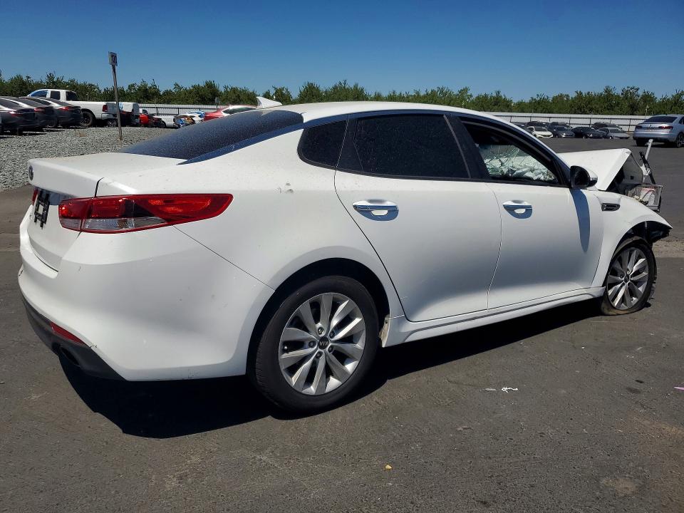 Photo 3 from auction – 2016 KIA OPTIMA with VIN 5XXGT4L30GG067046