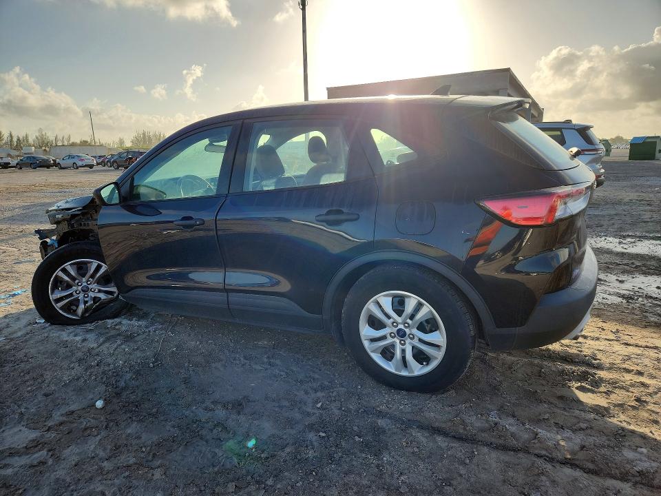 Photo 2 from auction – 2021 FORD ESCAPE with VIN 1FMCU0F65MUA98000