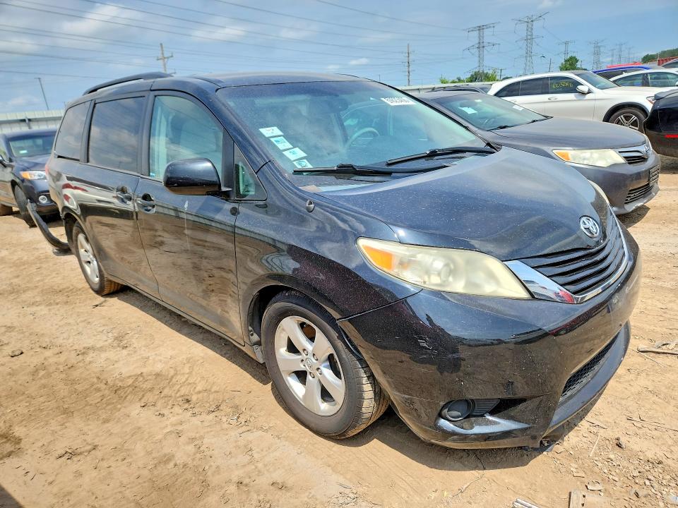 Photo 4 from auction – 2014 TOYOTA SIENNA with VIN 5TDKK3DC6ES470918