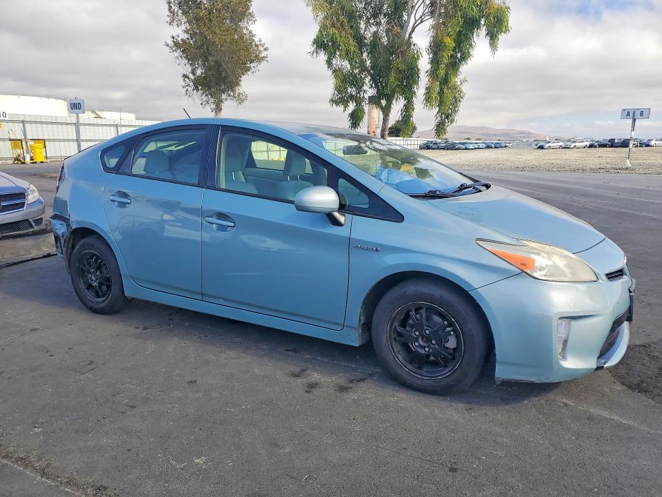 Photo 4 from auction – 2013 TOYOTA PRIUS with VIN JTDKN3DU4D5646207