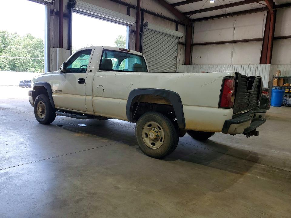 Photo 2 from auction – 2004 CHEVROLET SILVERADO with VIN 1GCHC24U14E225992