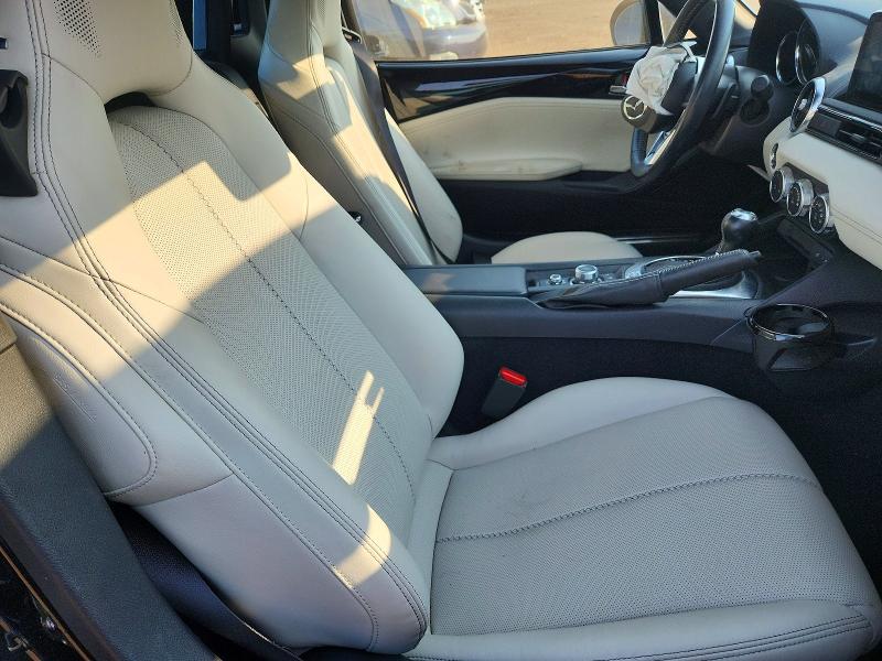 Photo 10 from auction – 2021 MAZDA MX-5 MIATA with VIN JM1NDAD77M0452430