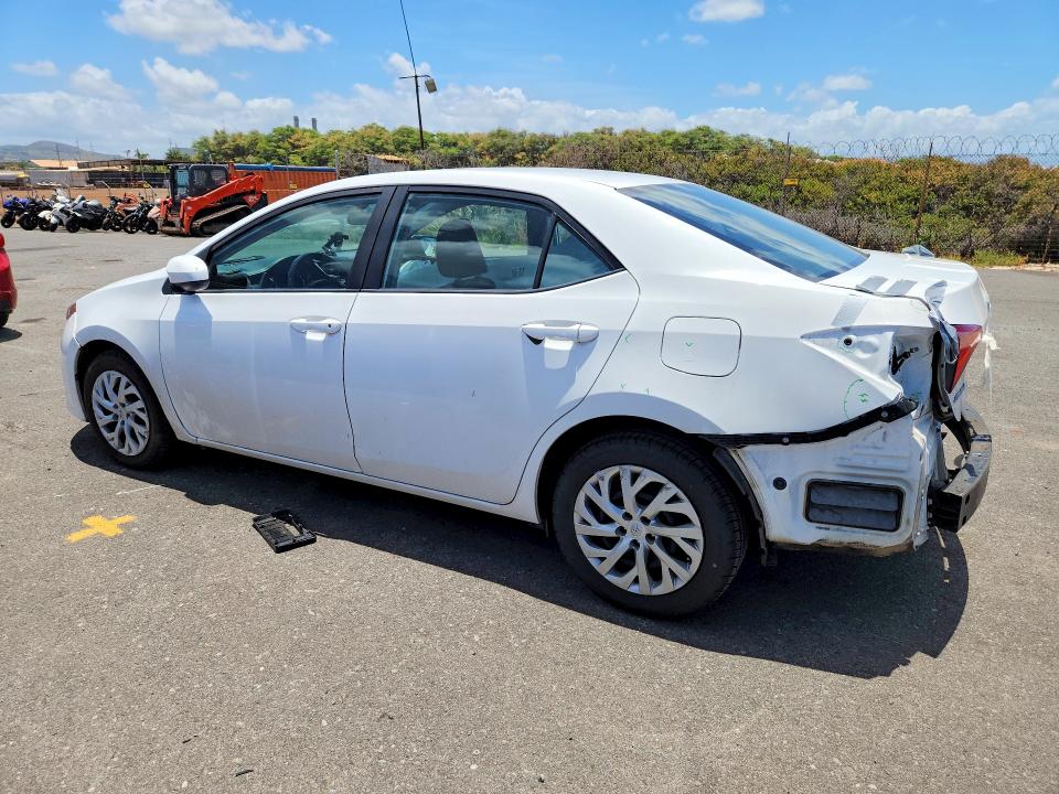 Photo 2 from auction – 2018 TOYOTA COROLLA with VIN 5YFBURHE2JP758866