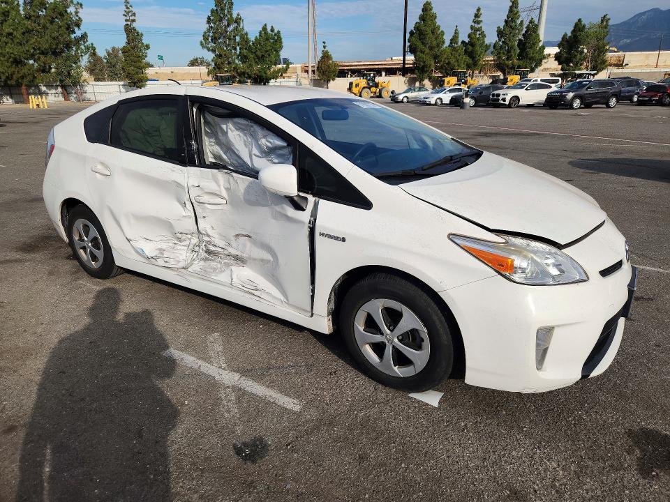 Photo 4 from auction – 2014 TOYOTA PRIUS with VIN JTDKN3DU3E1798276