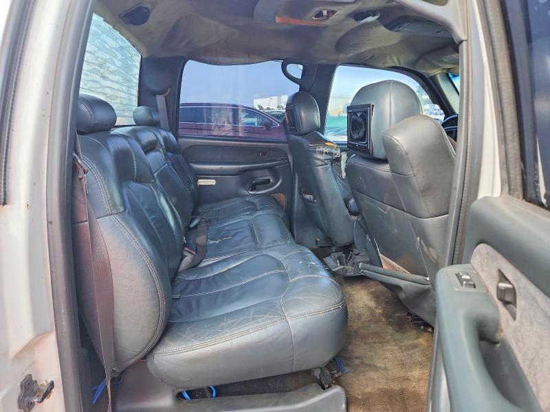 Photo 10 from auction – 2002 CHEVROLET SILVERADO with VIN 1GCHC23G12F10042