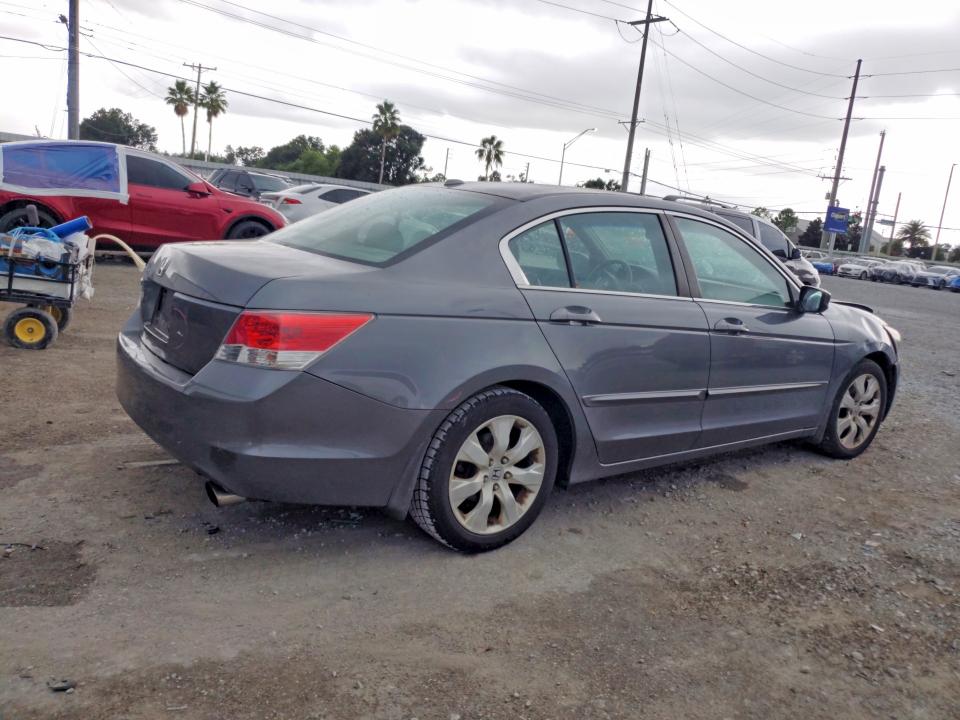 Photo 3 from auction – 2010 HONDA ACCORD with VIN 1HGCP2F85AA104031