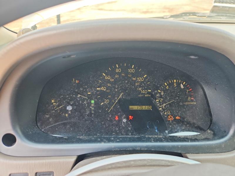 Photo 9 from auction – 2000 LEXUS RX with VIN JT6HF10U7Y0109813